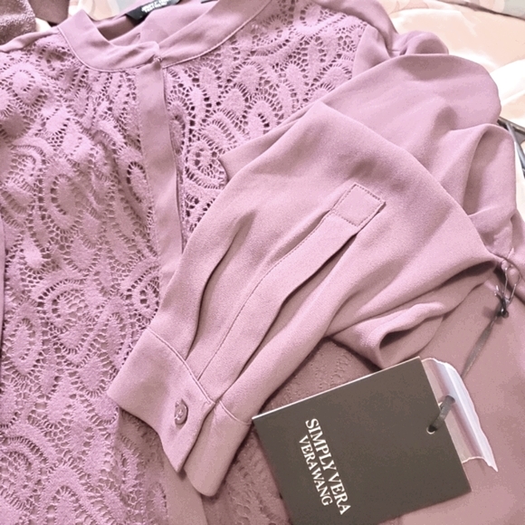 Simply Vera Lace Trimmed Top S P NWT - Picture 6 of 7